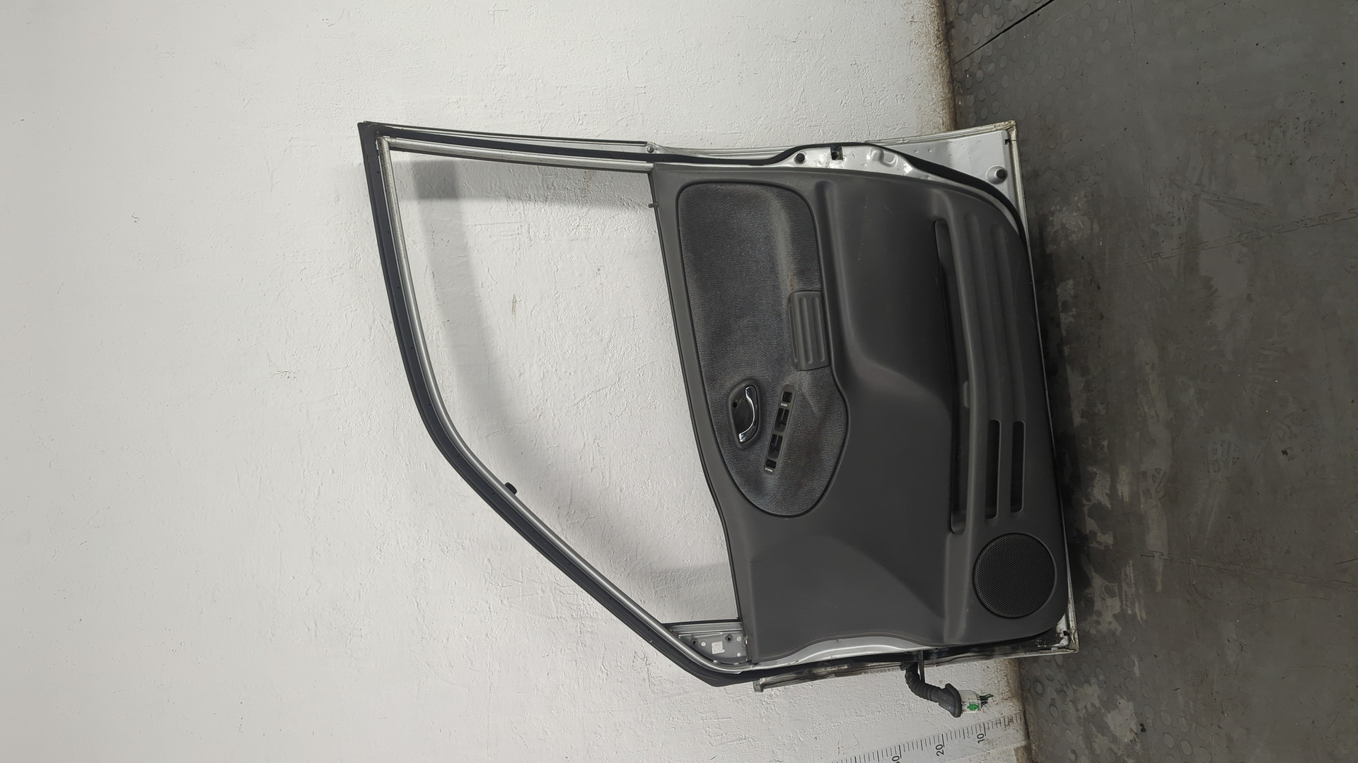 Дверь передняя правая