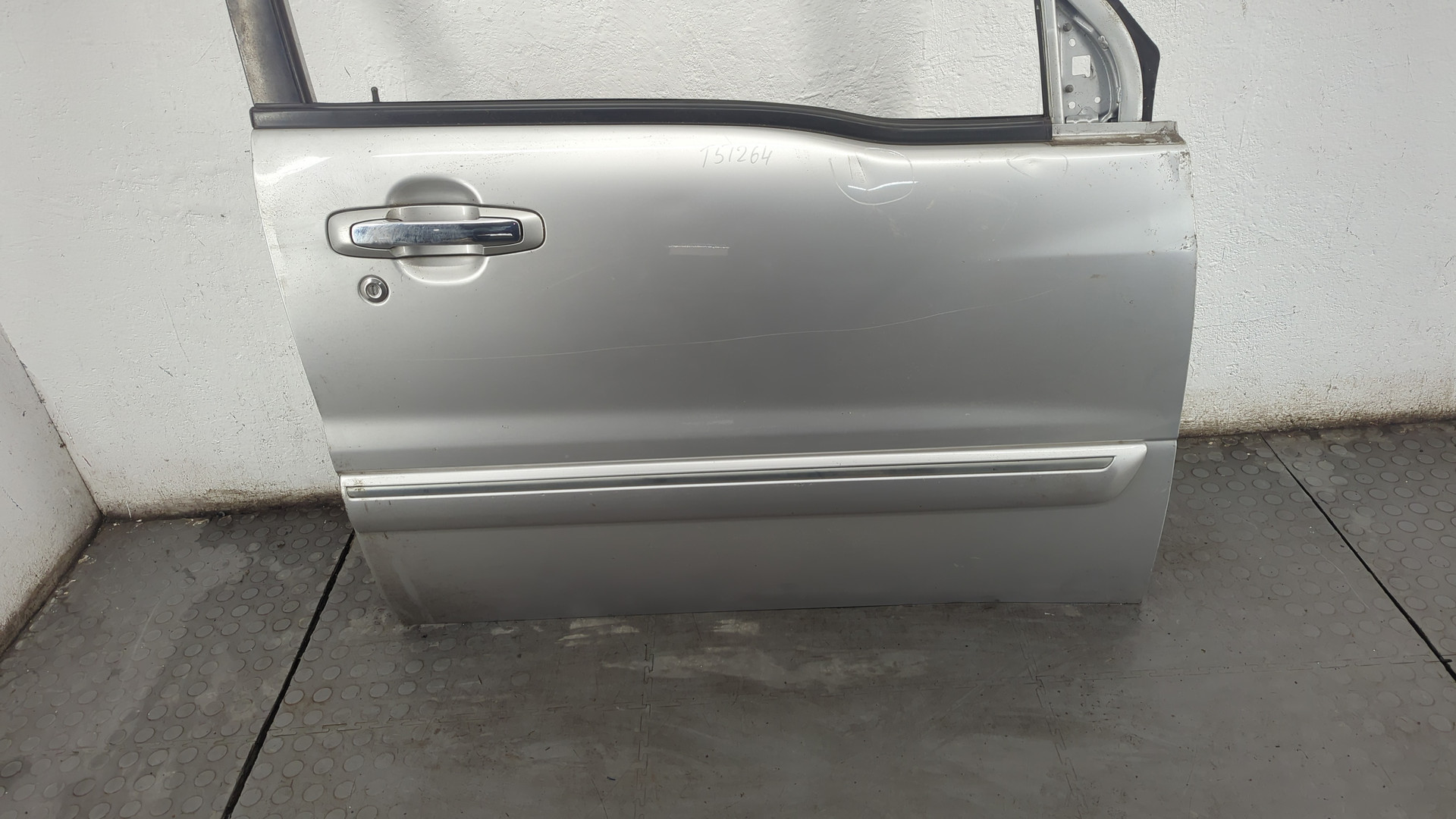 Дверь передняя правая