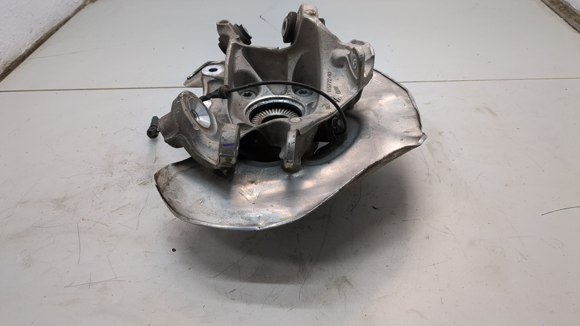 Кулак поворотный задний левый