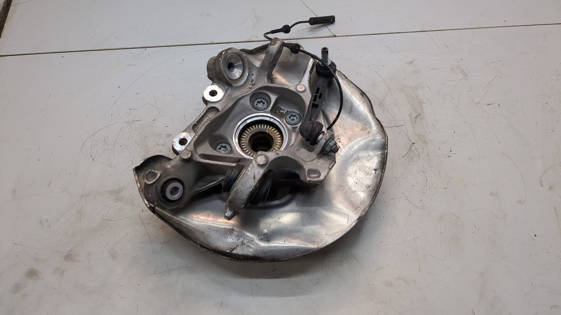 Кулак поворотный задний правый