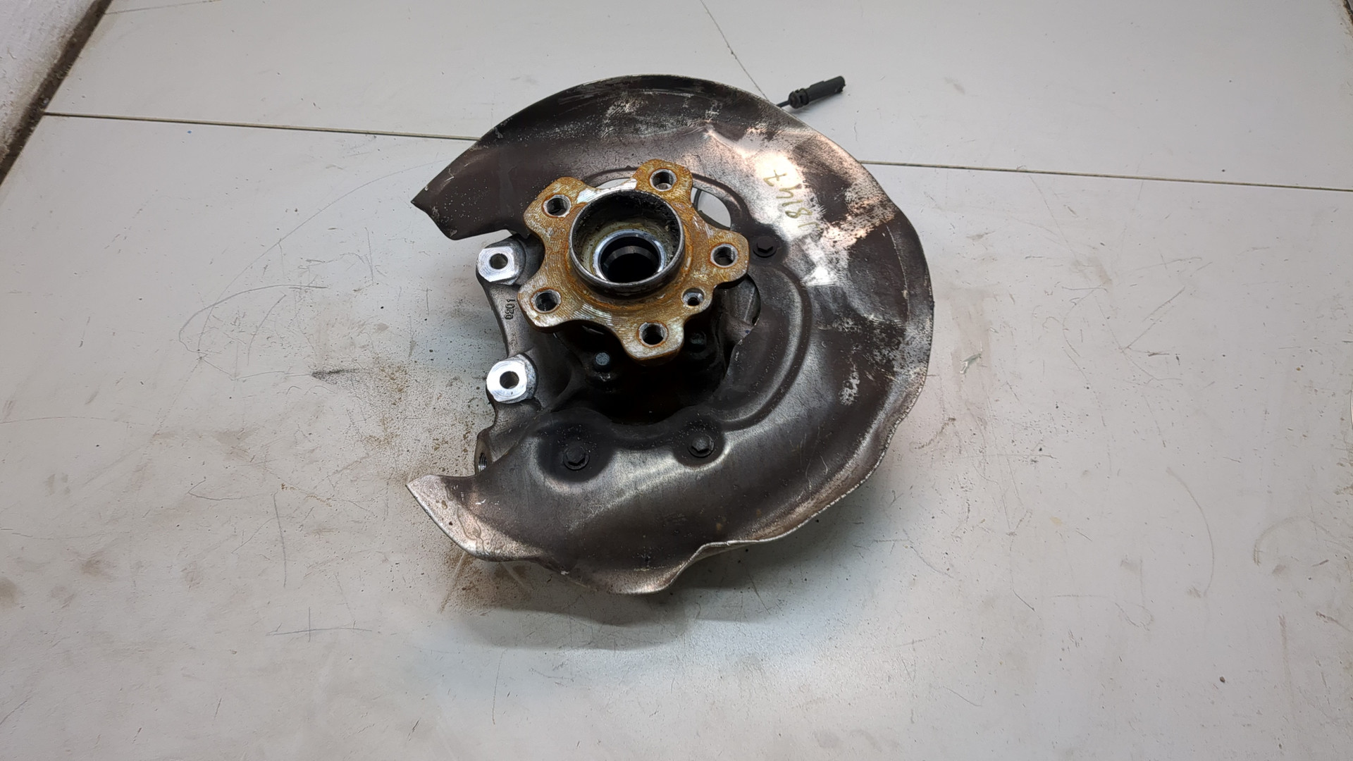 Кулак поворотный задний правый