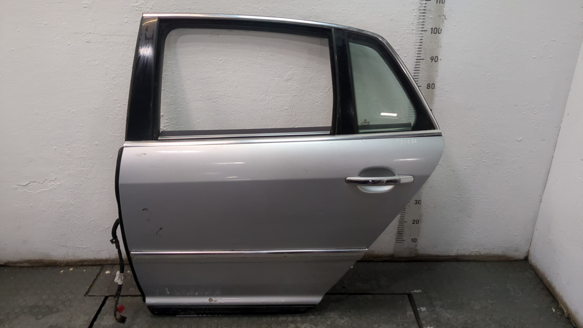 Дверь задняя левая