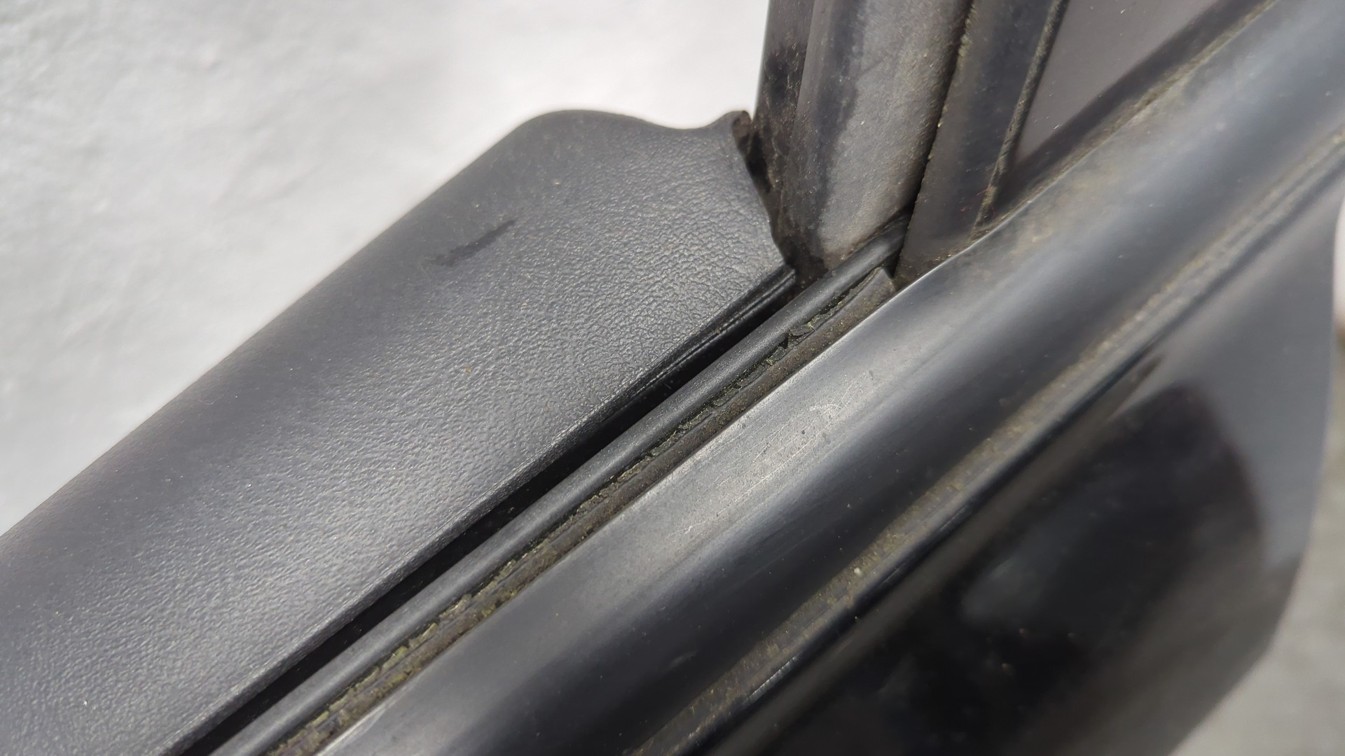 Дверь передняя левая