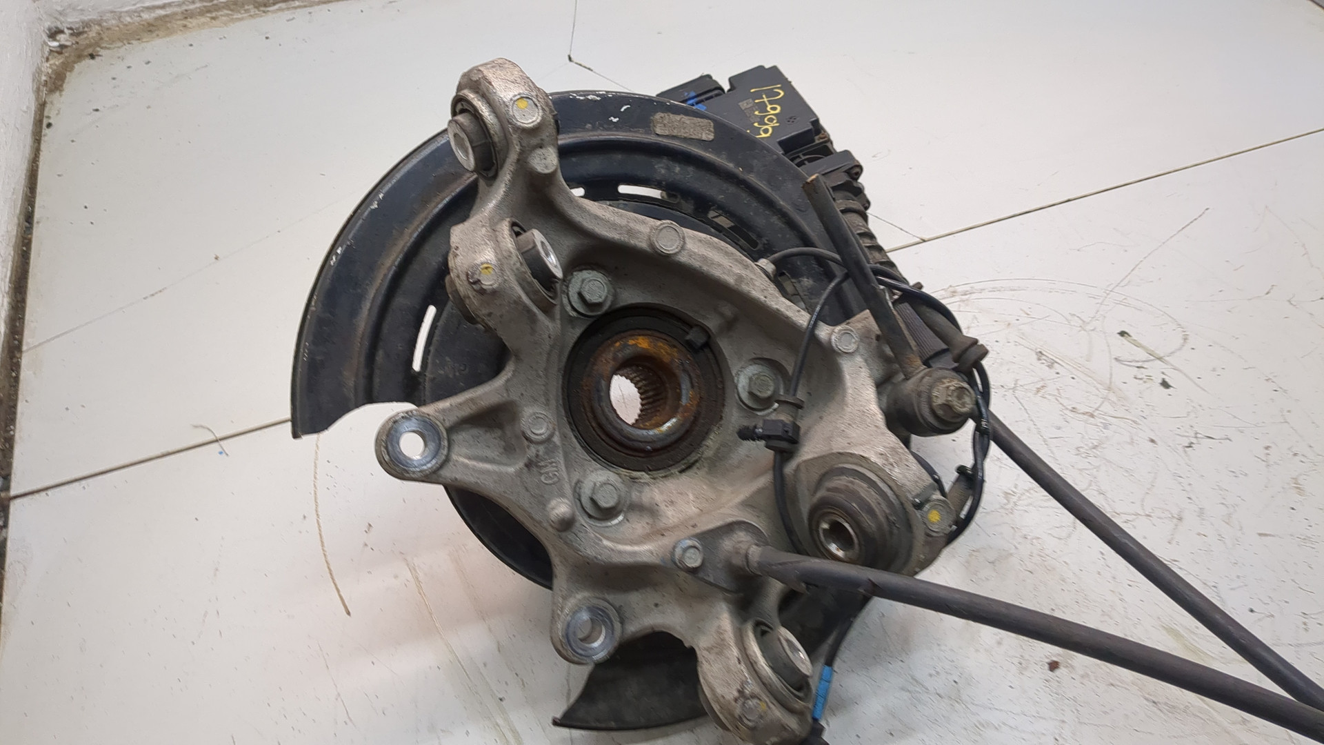 Кулак поворотный задний правый