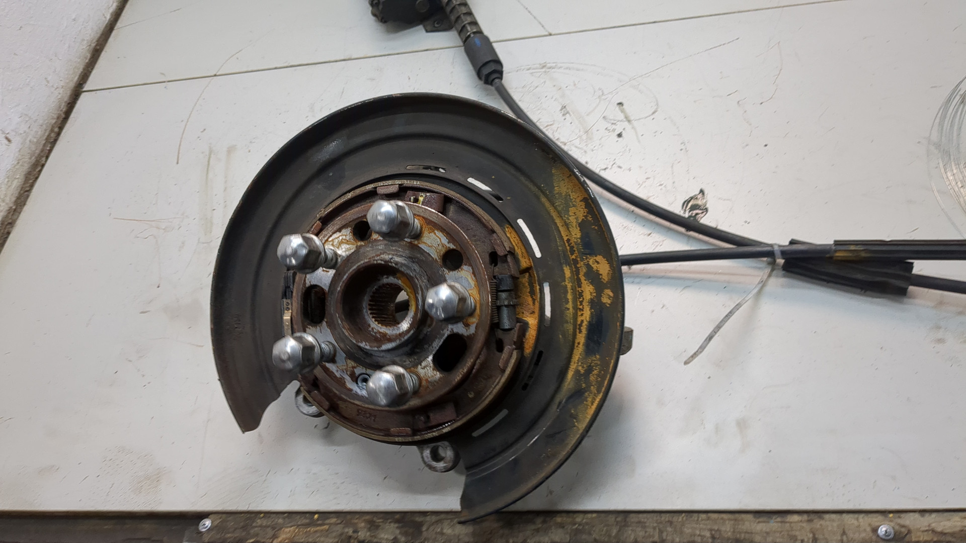 Кулак поворотный задний правый