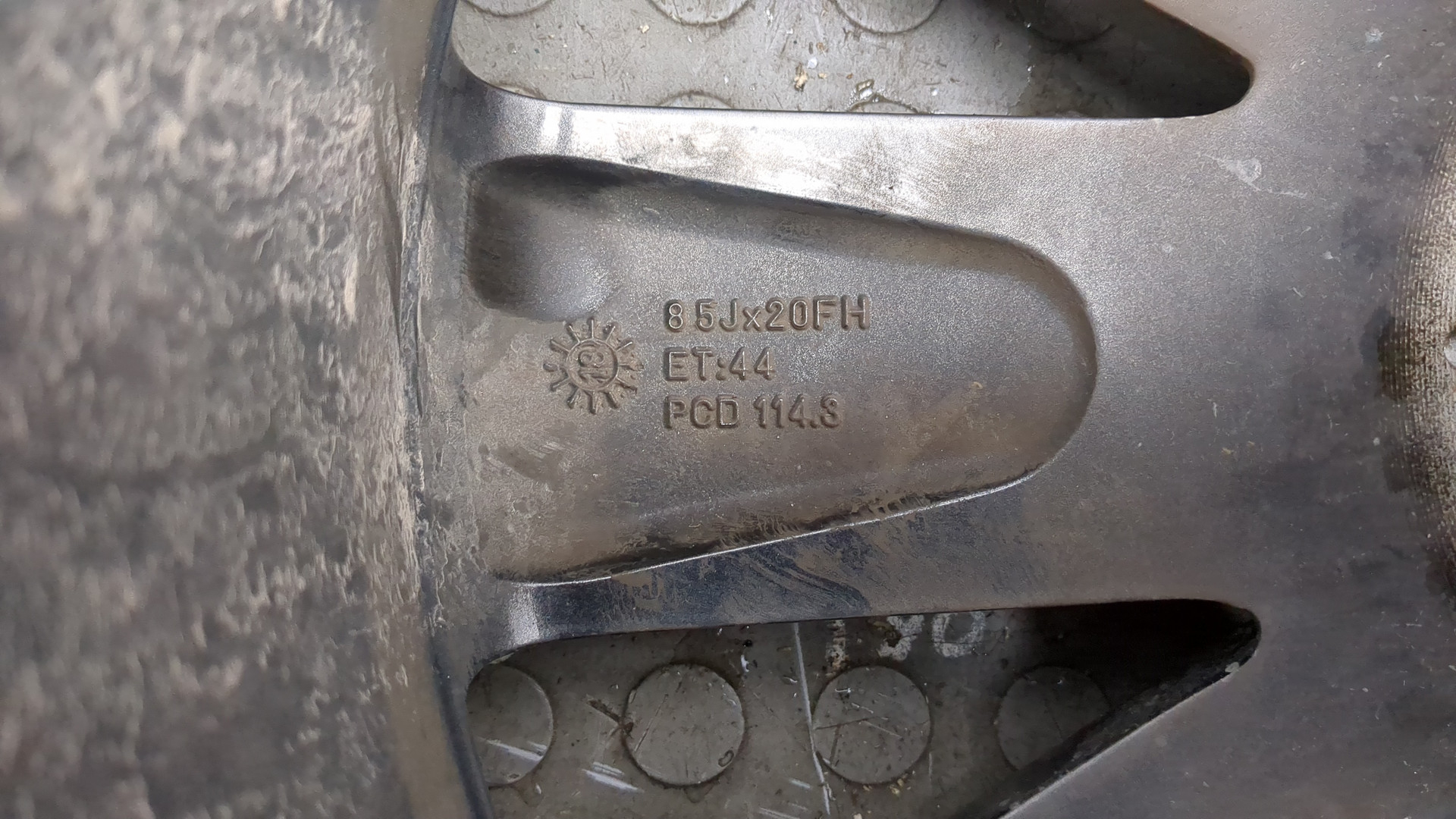 Диск колесный литой легкий сплав