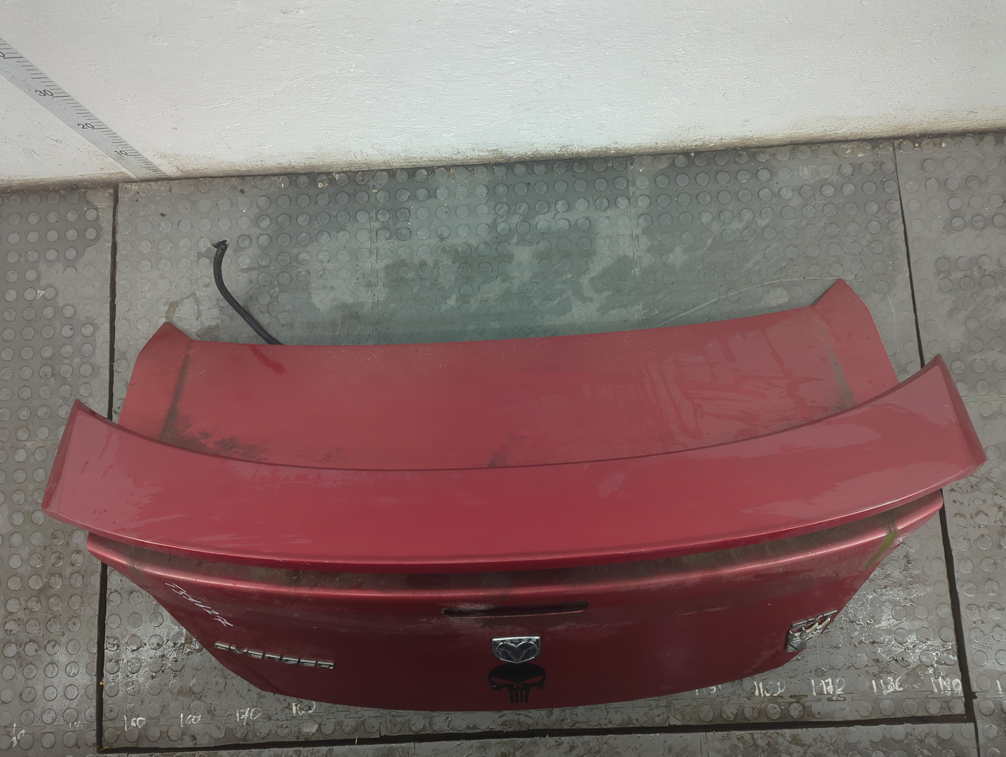 Дверь багажника