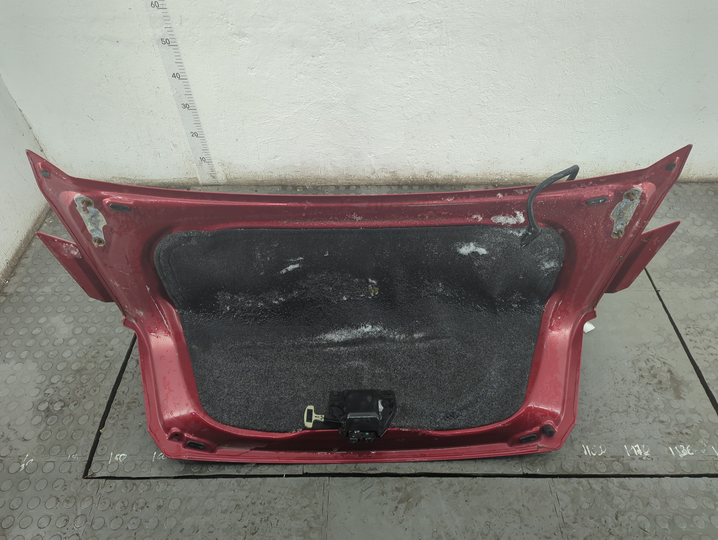 Дверь багажника