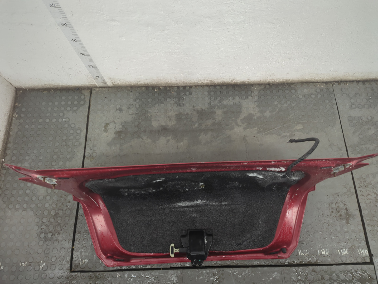 Дверь багажника