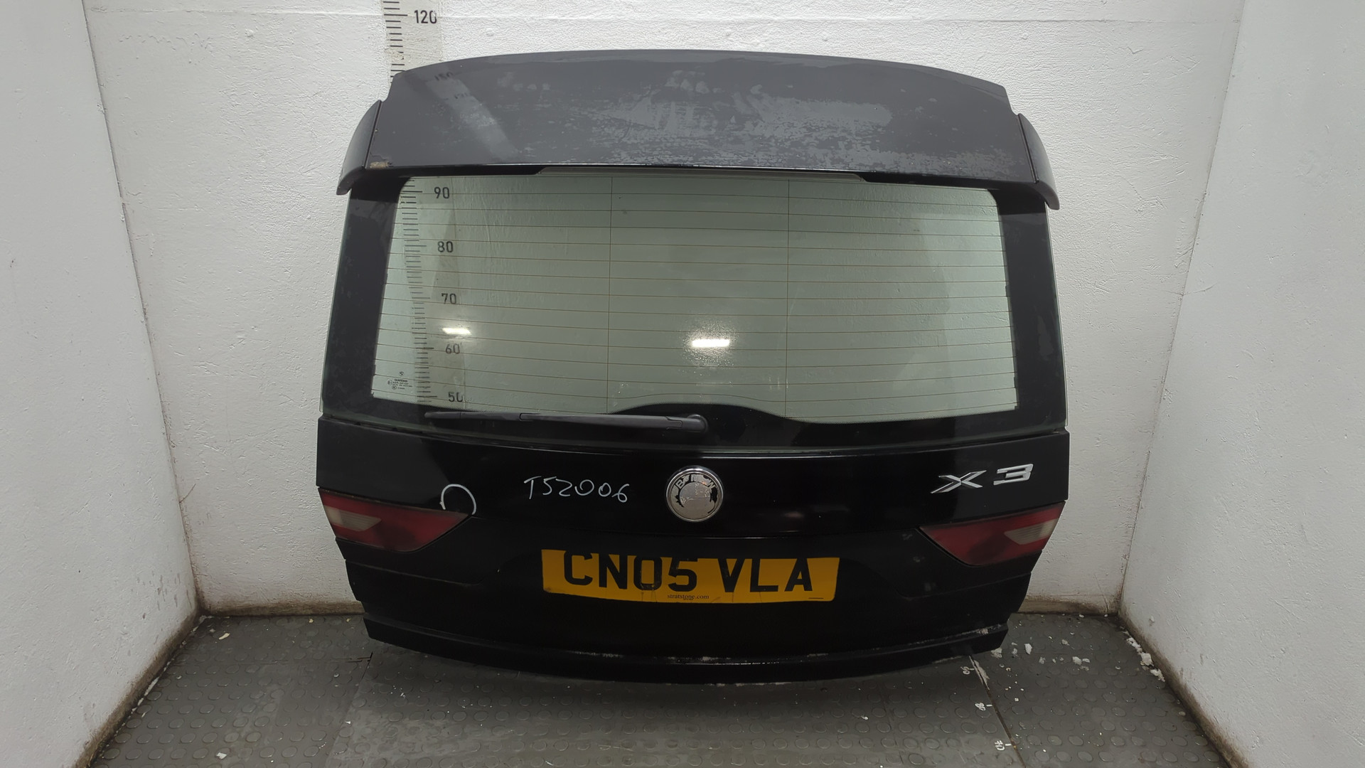 Дверь багажника