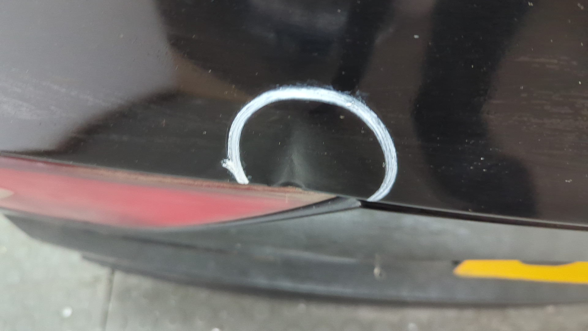 Дверь багажника