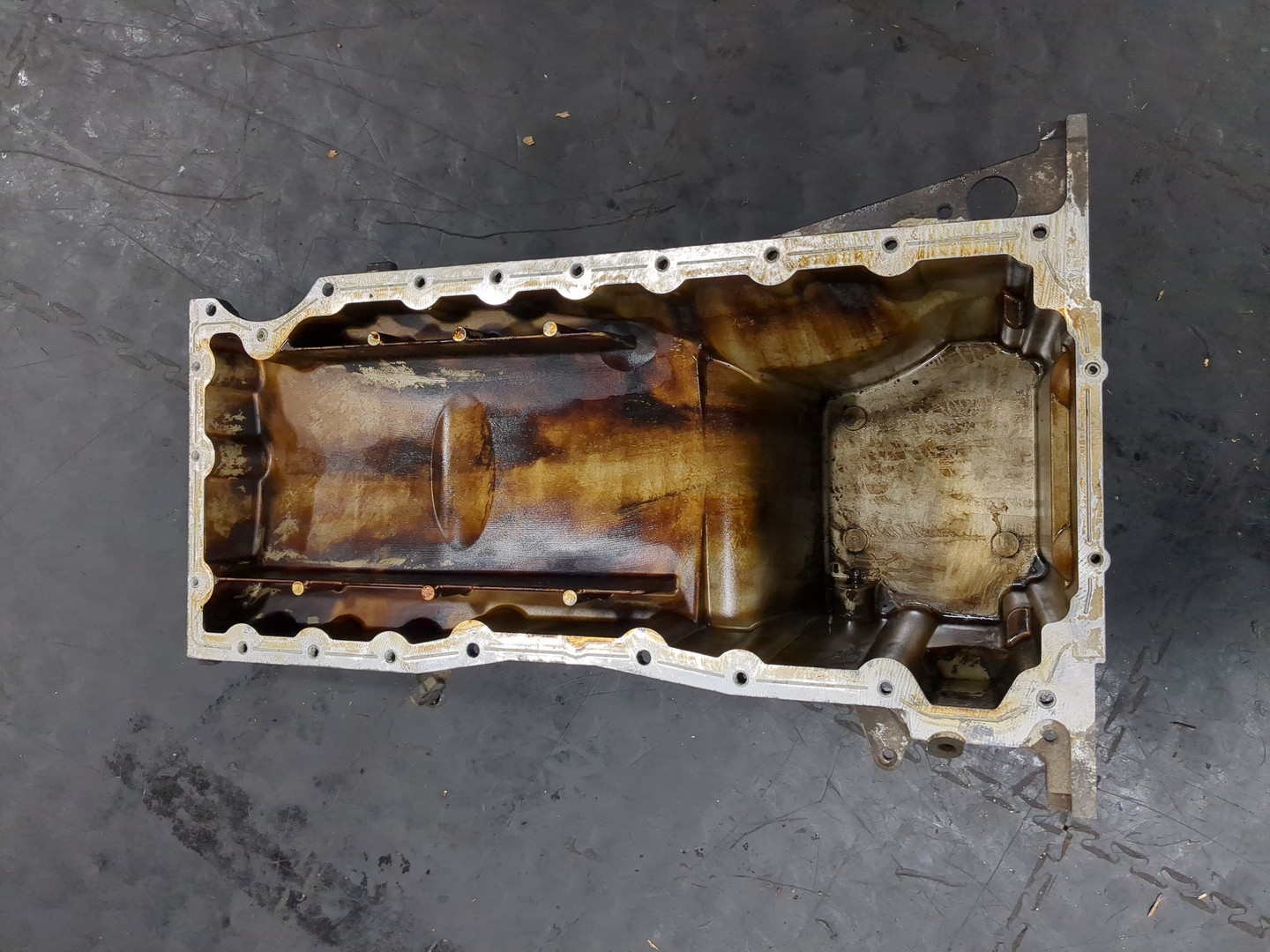 Поддон масляный двигателя (картер)