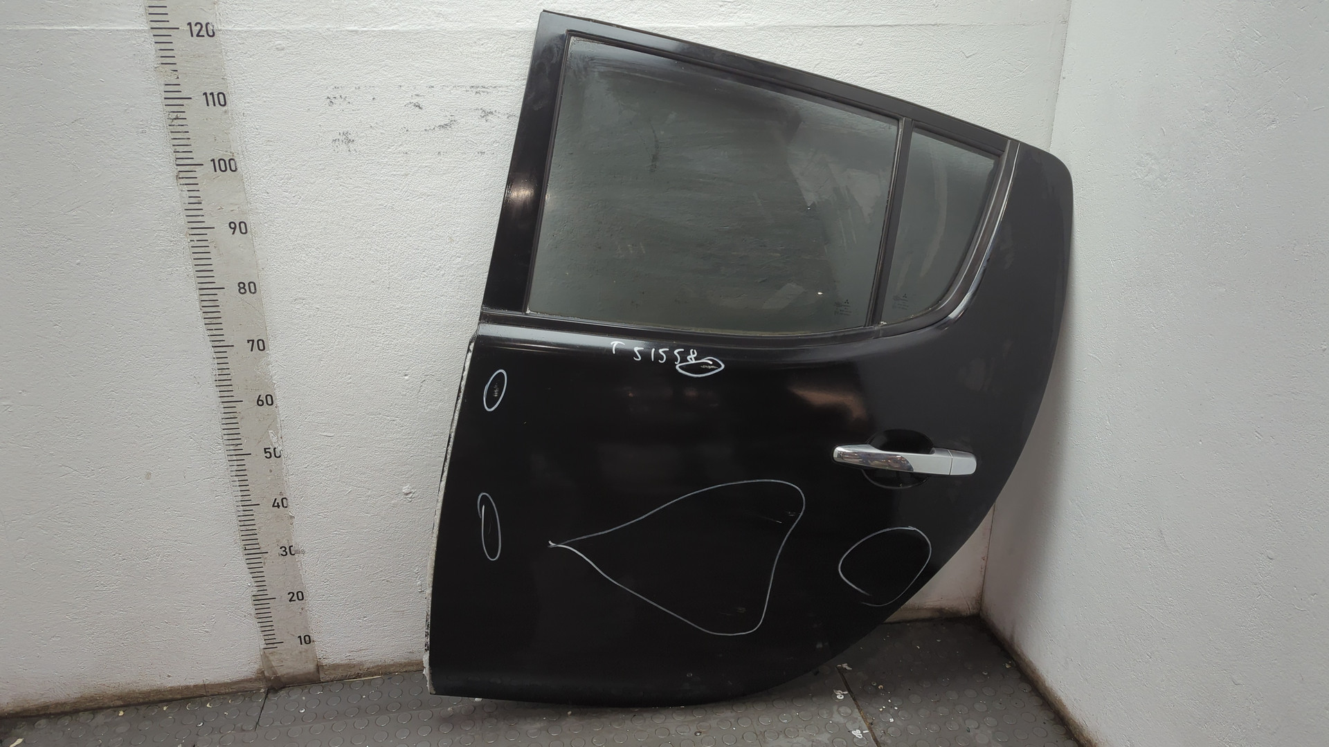 Дверь задняя левая