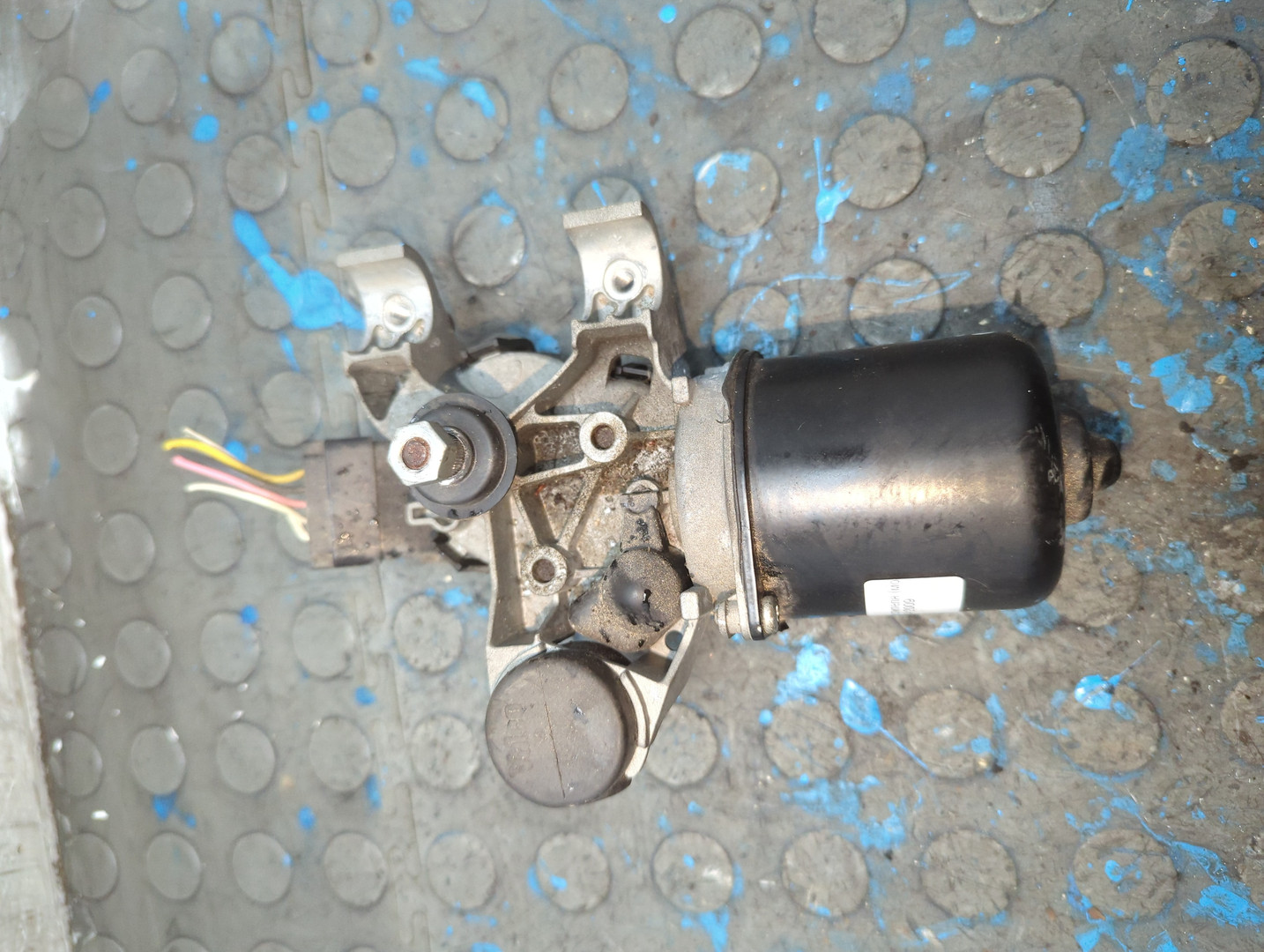 Моторчик стеклоочистителя передний