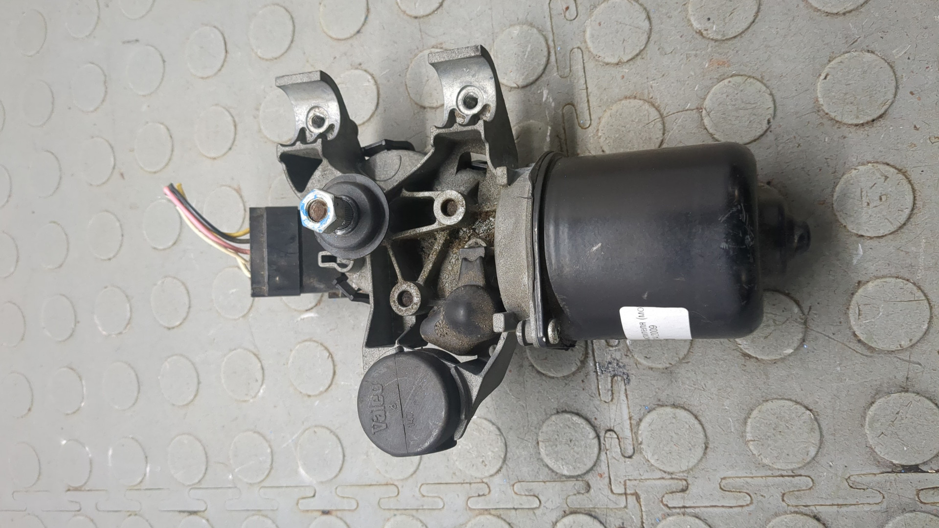 Моторчик стеклоочистителя передний