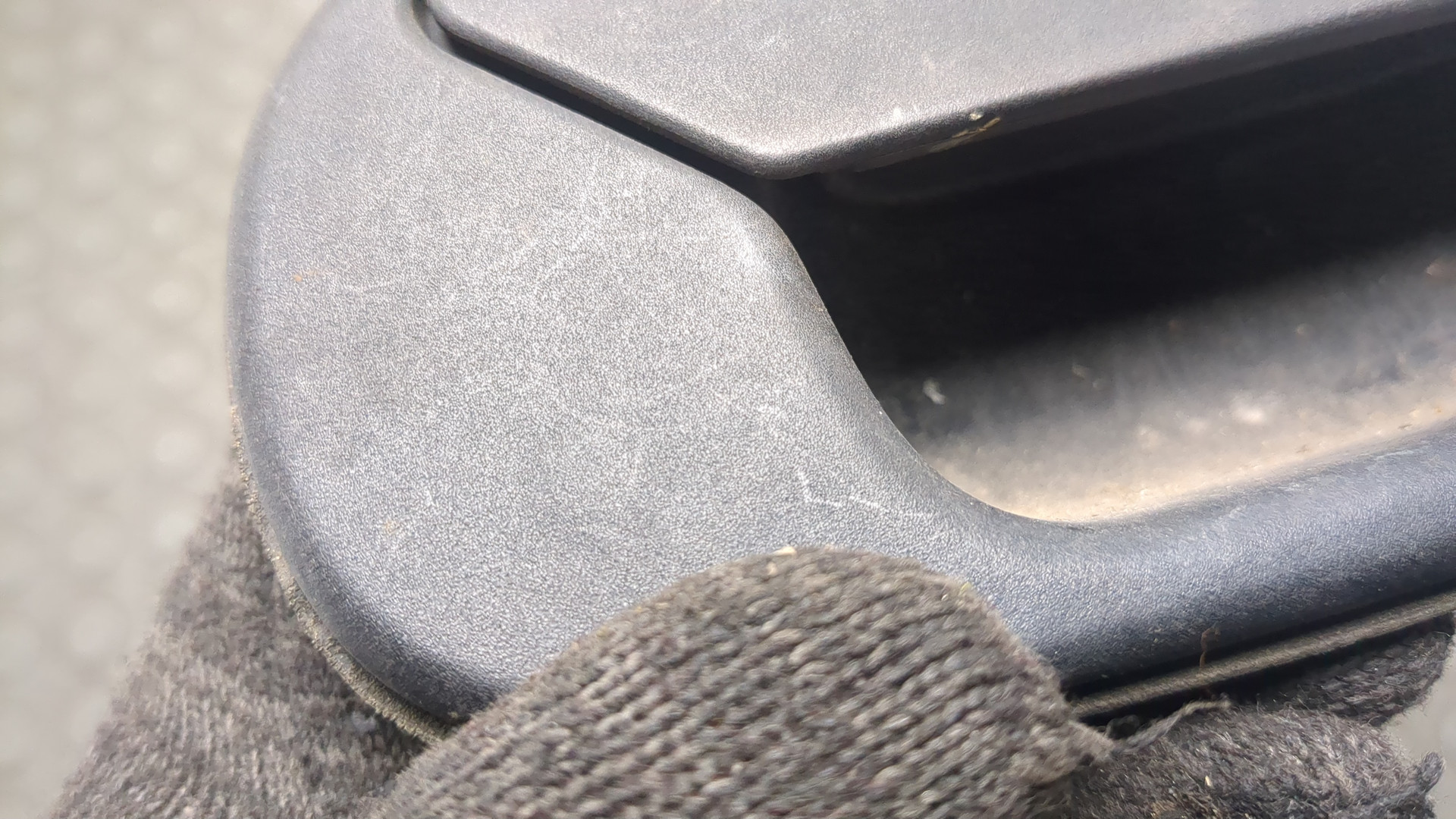 Ручка двери багажника наружная