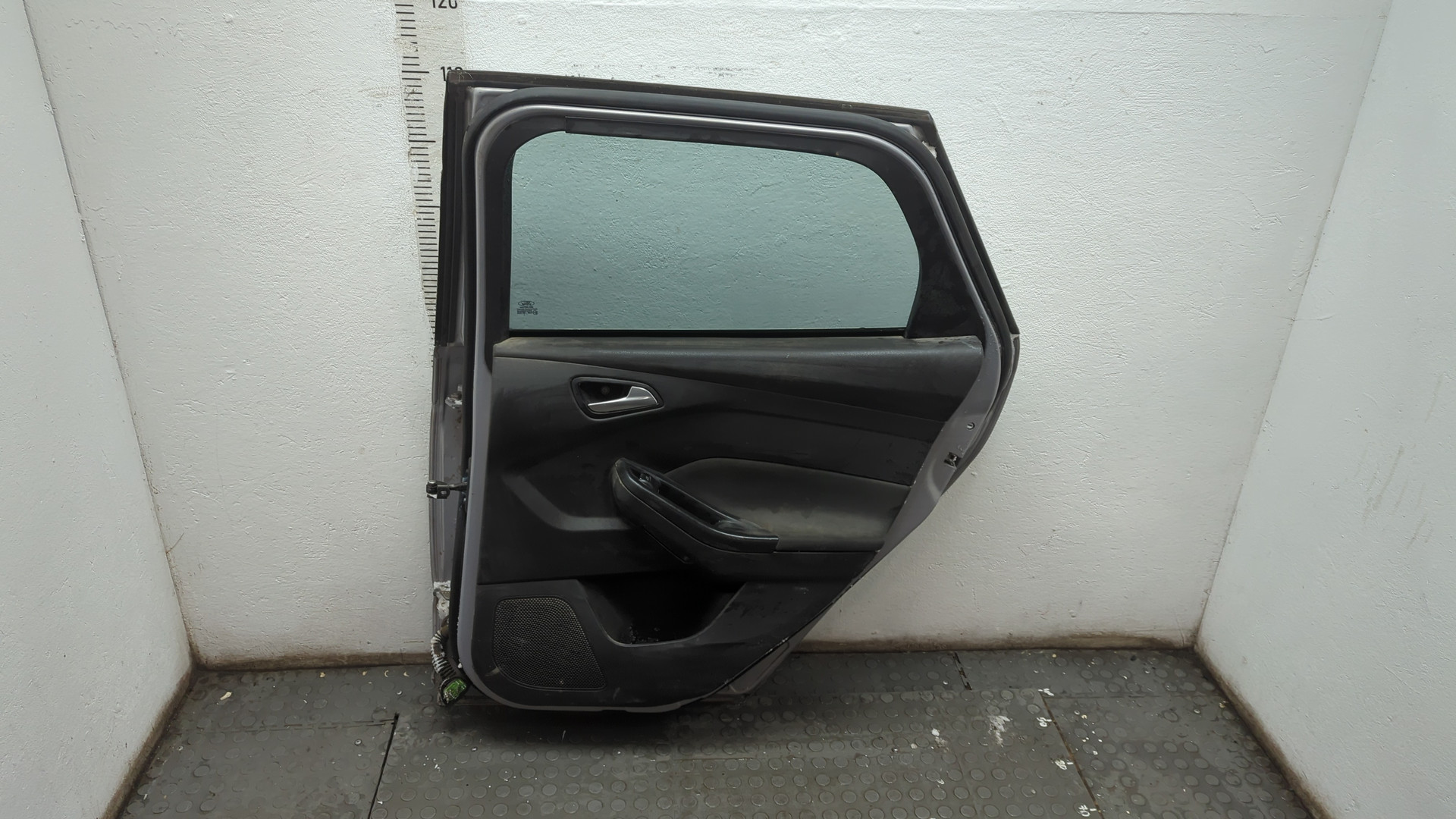 Дверь задняя правая