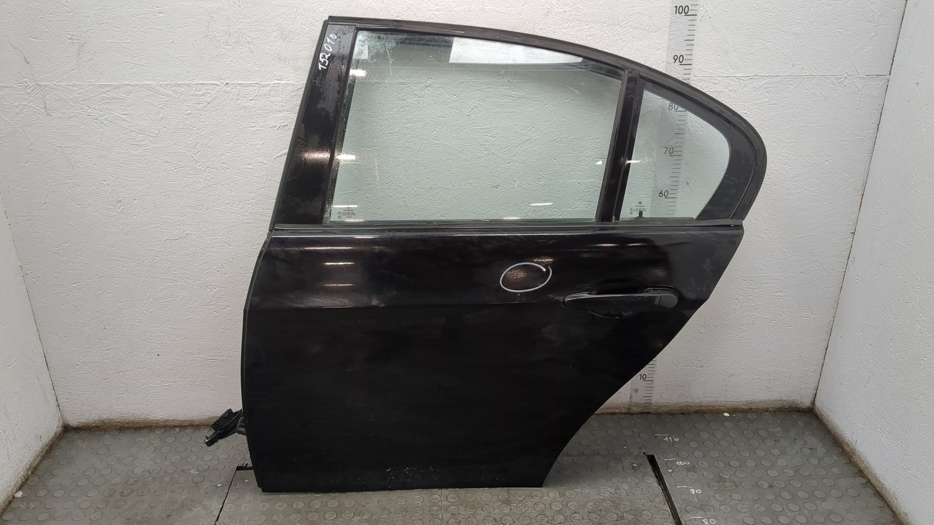 Дверь задняя левая