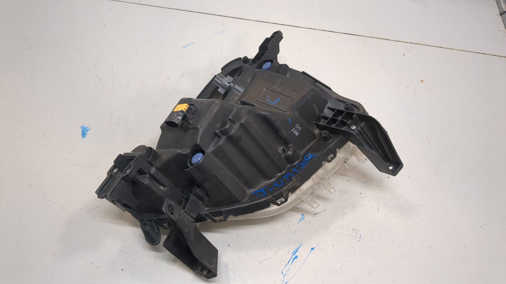 Фара противотуманная левая