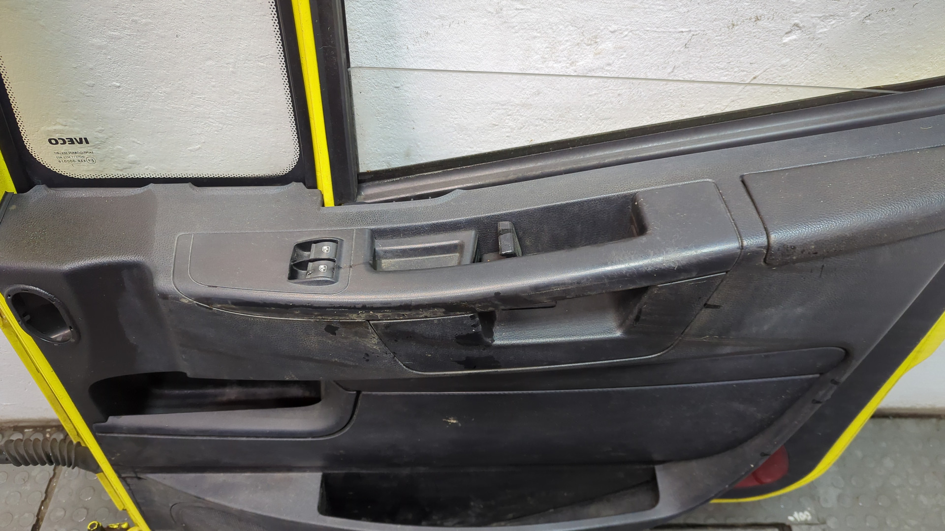 Дверь передняя правая