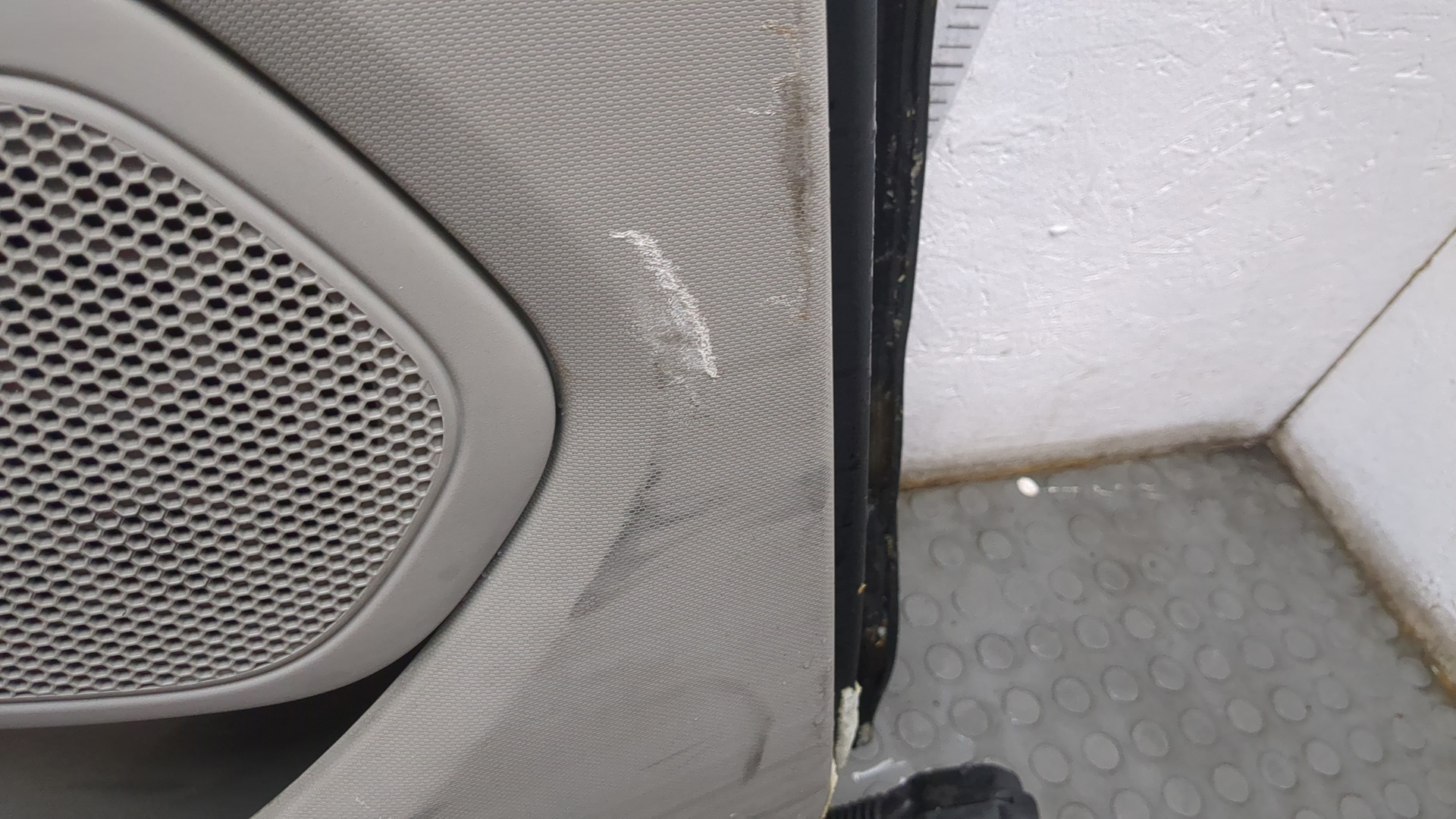 Дверь задняя левая