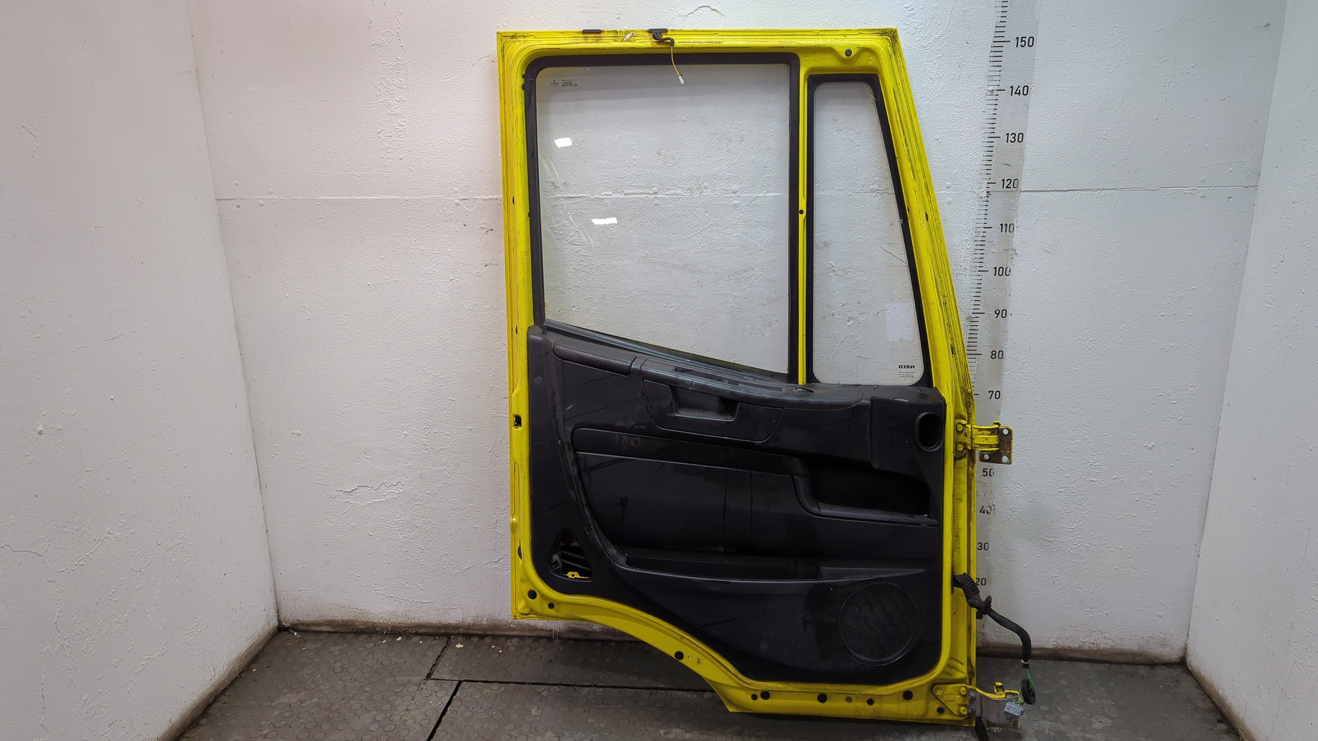 Дверь передняя левая