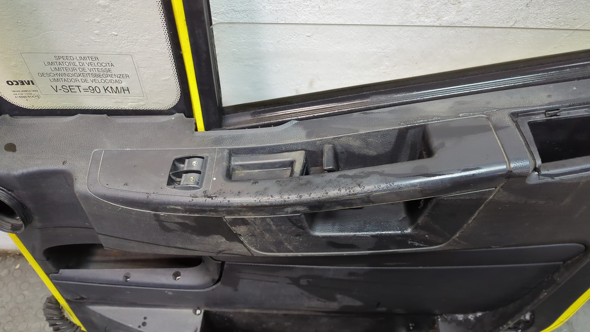 Дверь передняя правая