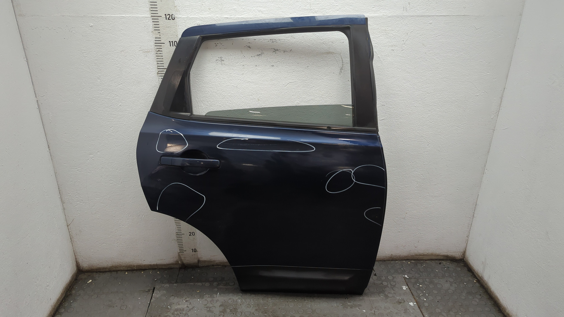 Дверь задняя правая