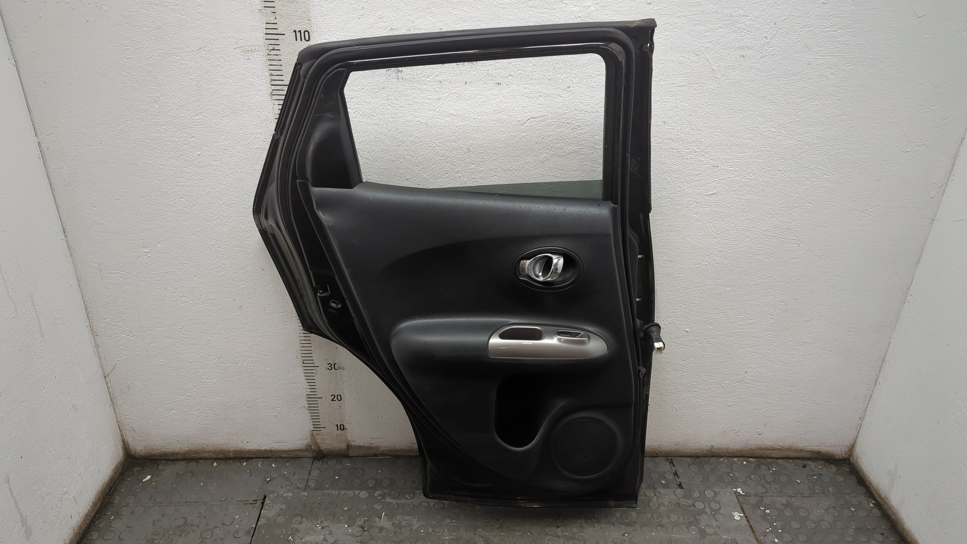 Дверь задняя левая