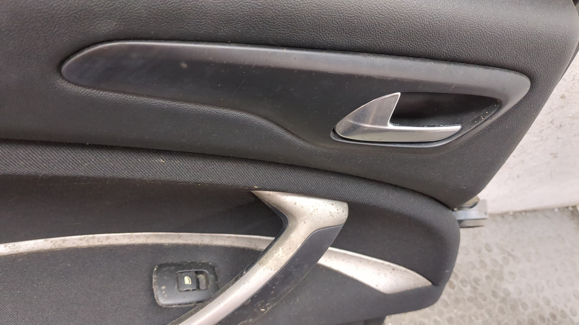 Дверь задняя левая