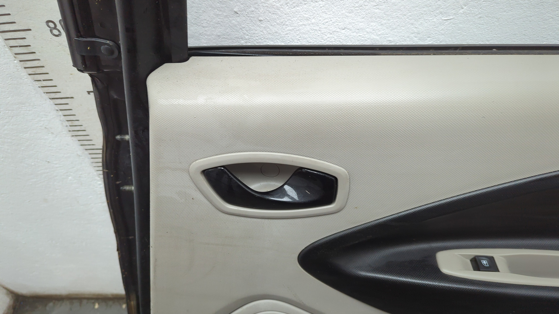 Дверь задняя правая