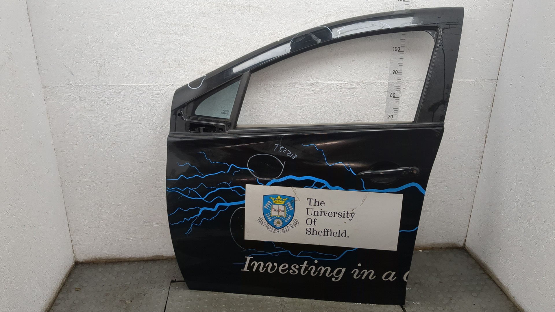 Дверь передняя левая