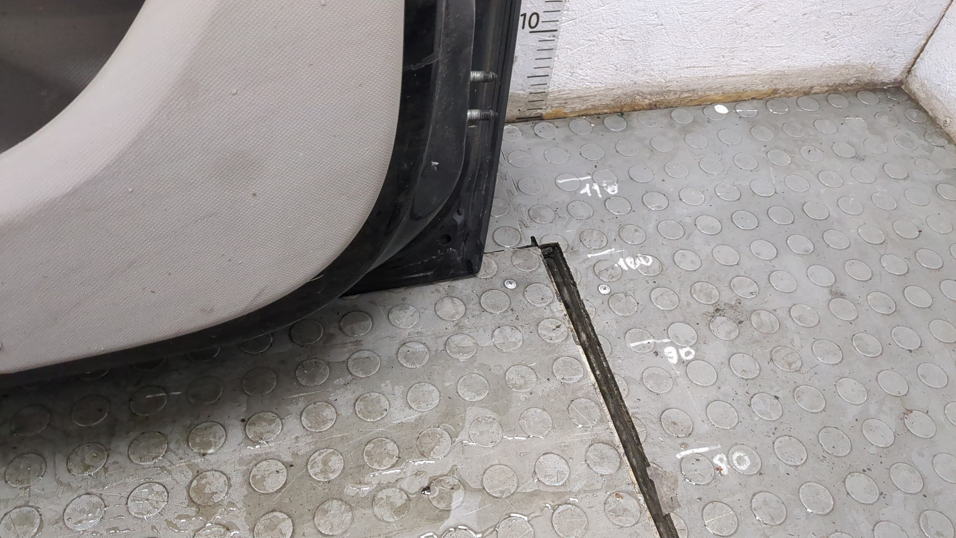 Дверь передняя левая