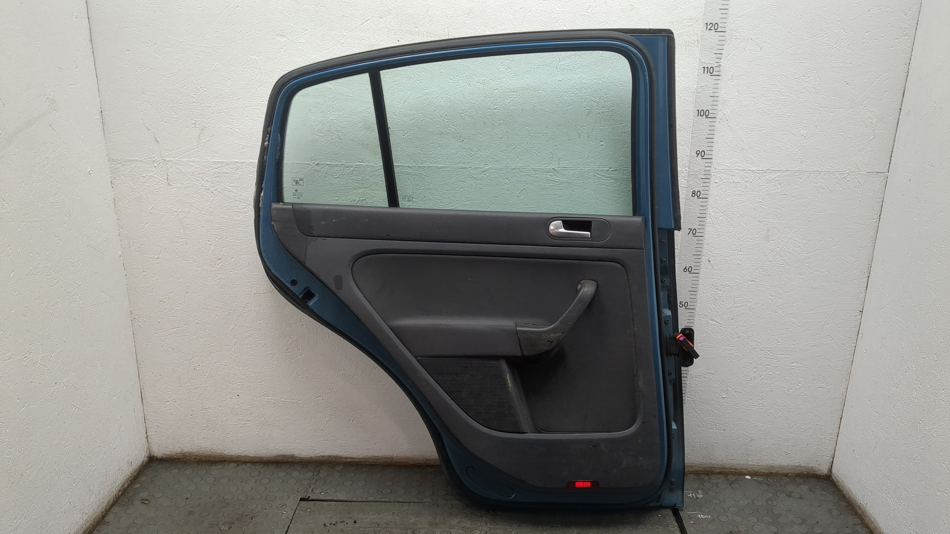 Дверь задняя левая