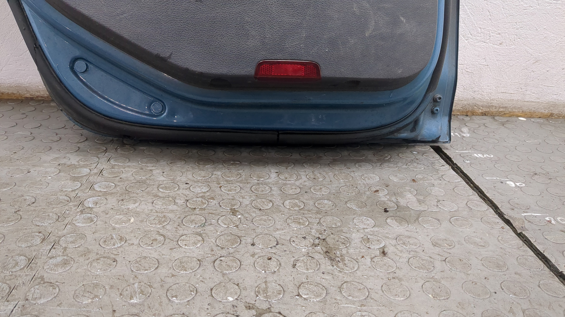 Дверь задняя левая