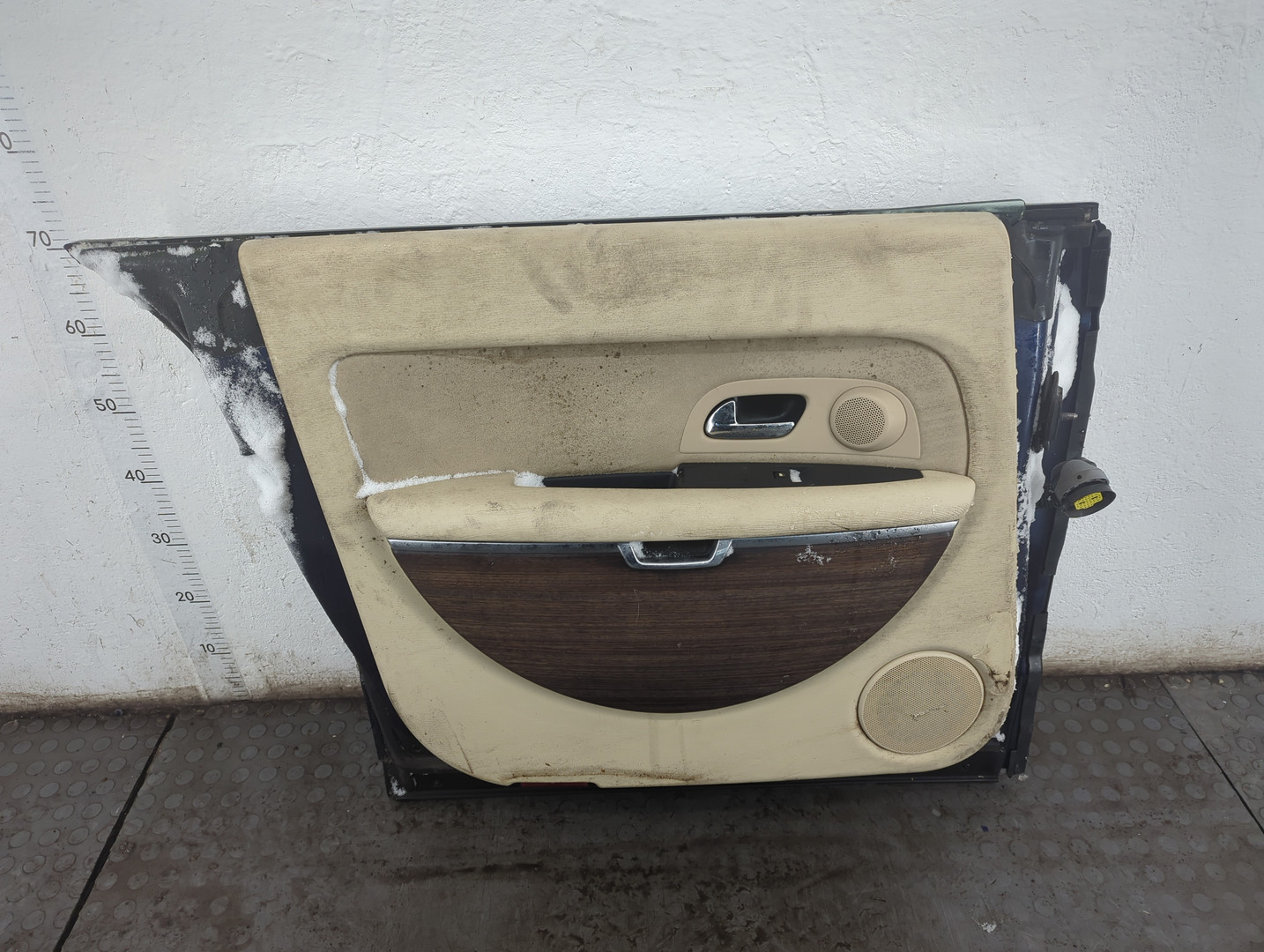 Дверь задняя левая