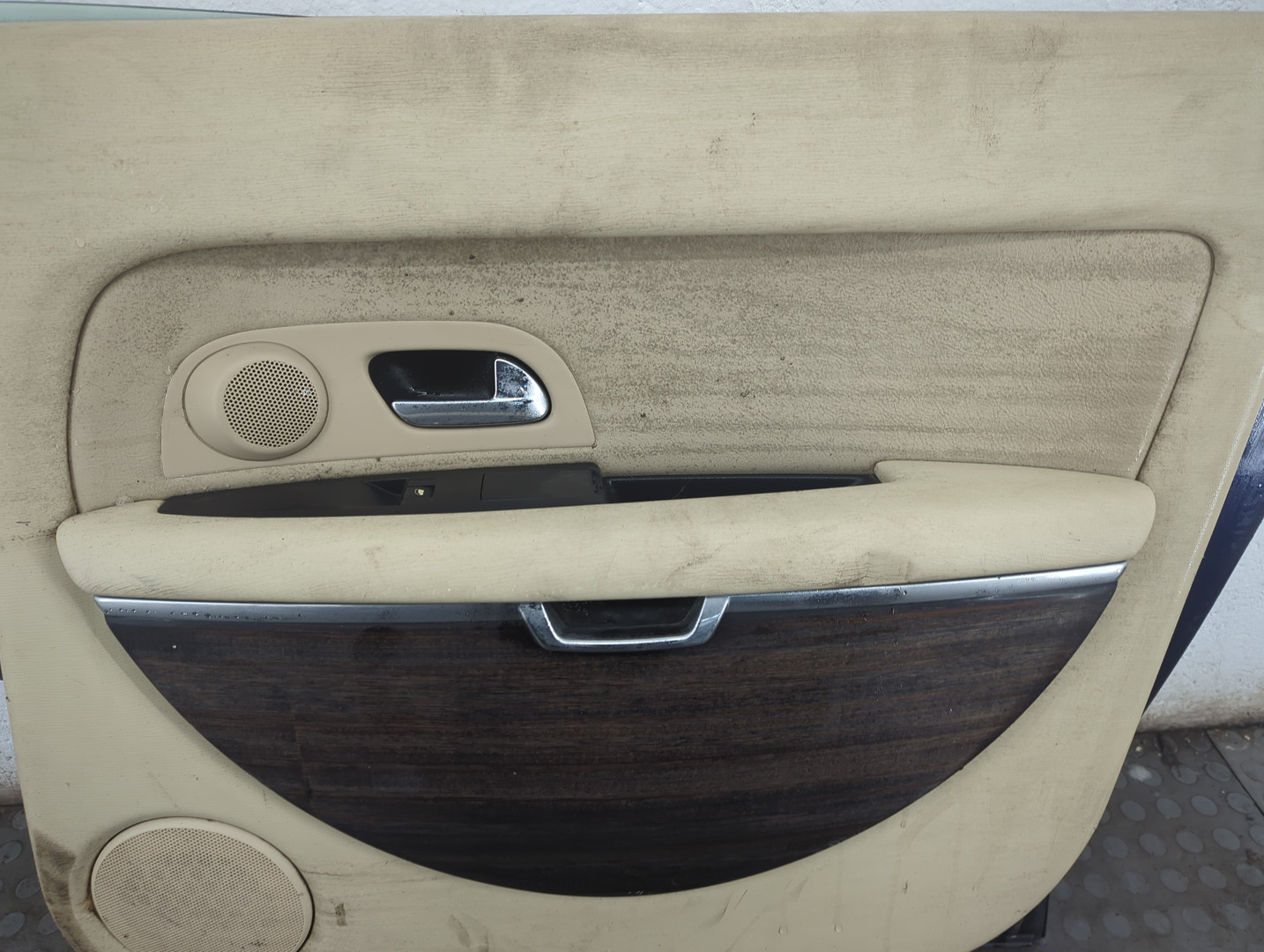 Дверь задняя правая