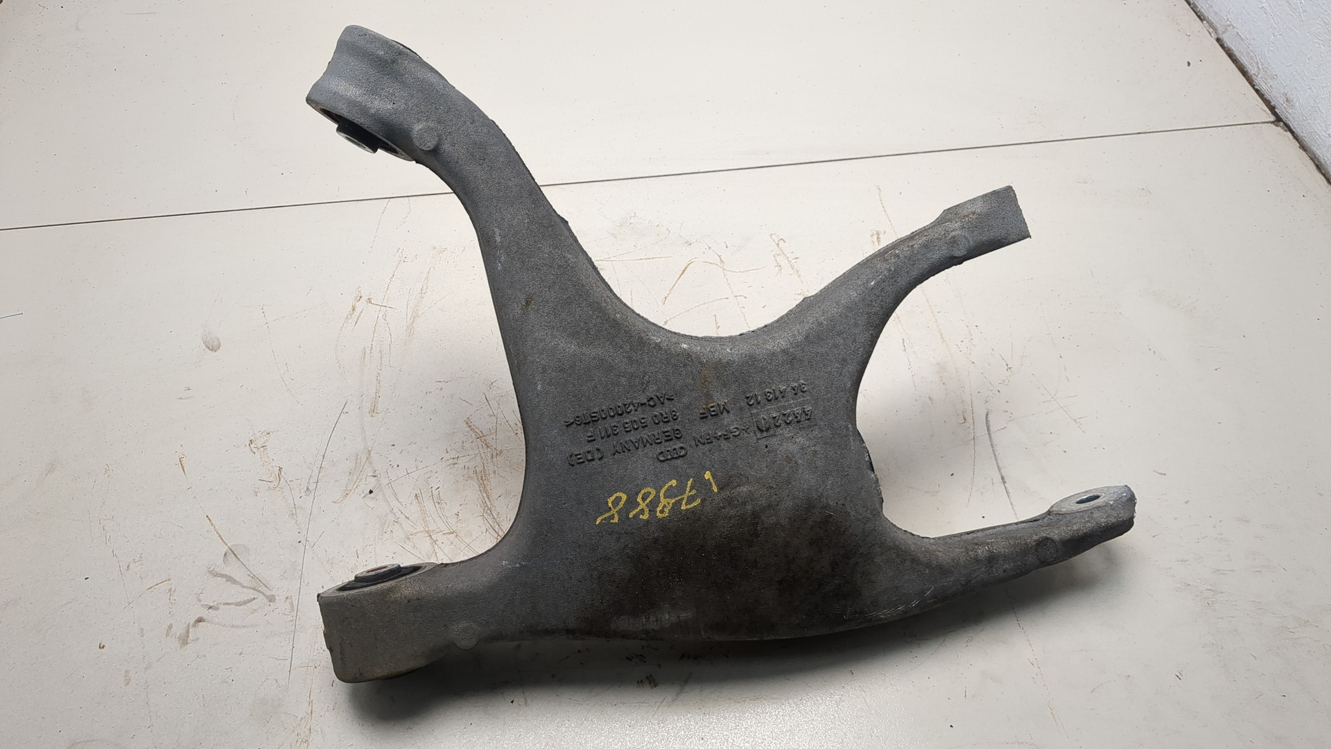 Рычаг задний левый