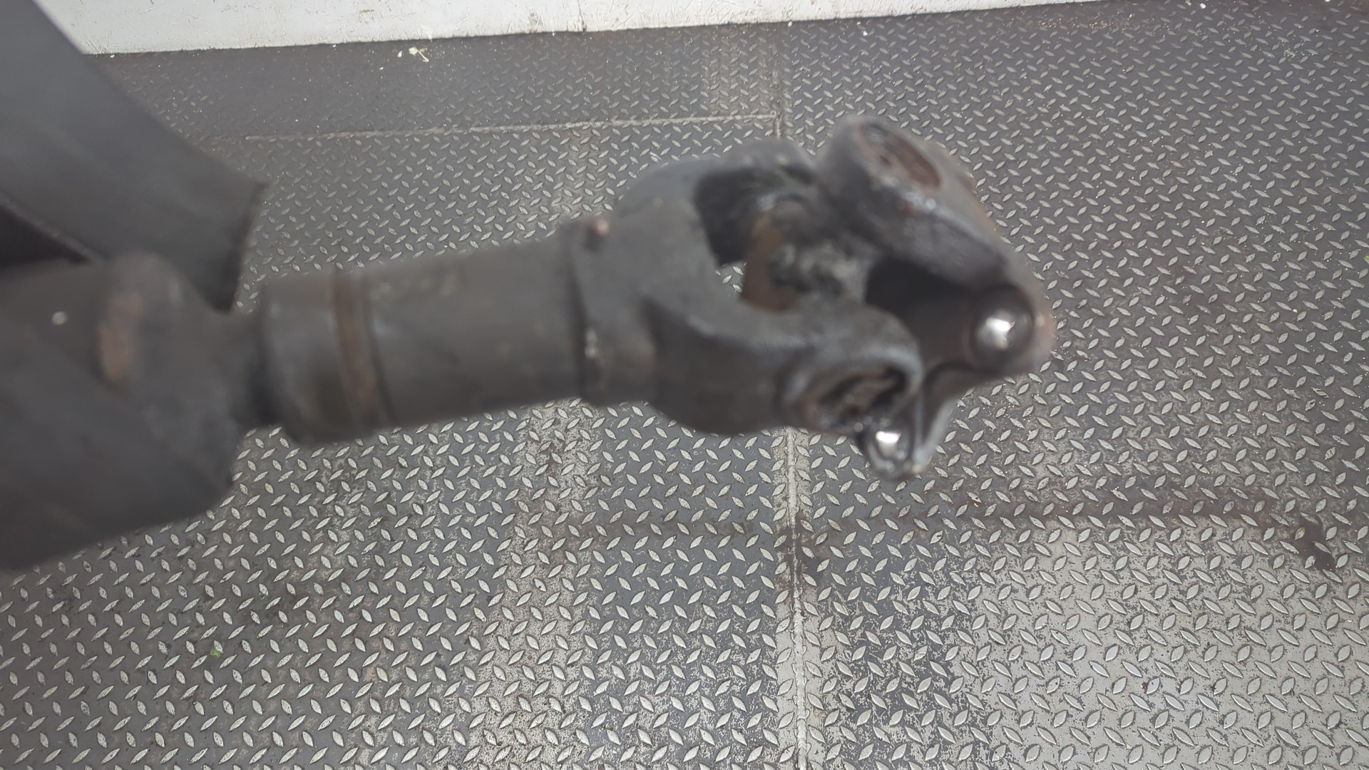 Вал карданный передний