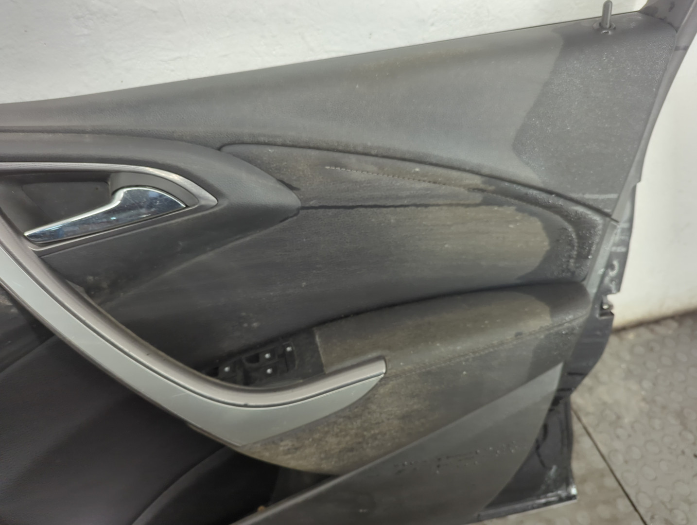 Дверь передняя правая