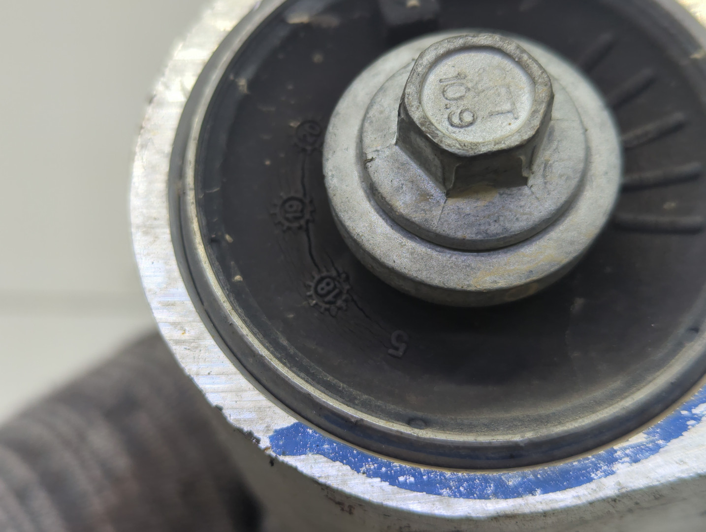 Рычаг передний правый