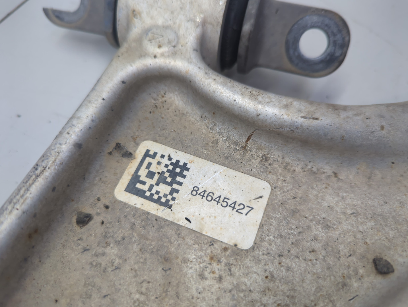 Рычаг передний правый