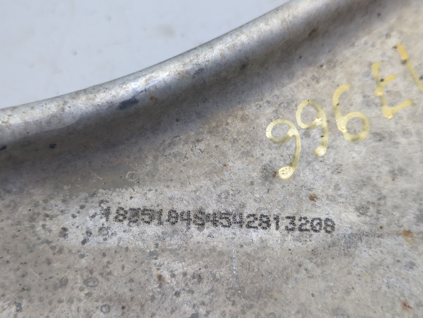 Рычаг передний левый