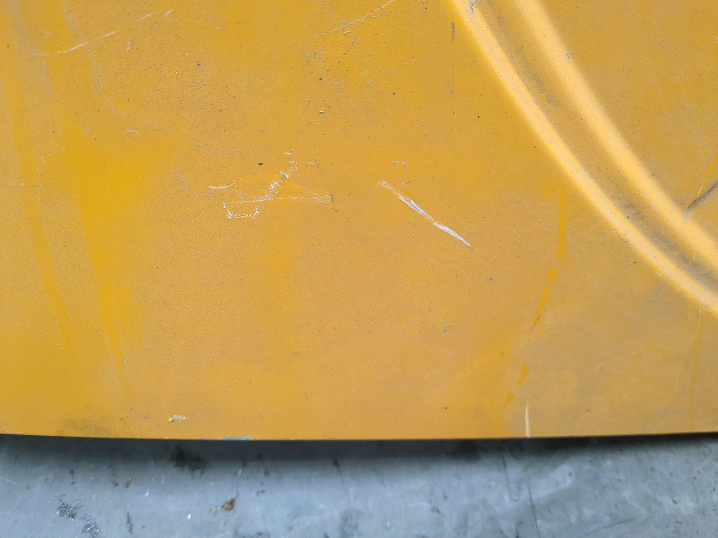 Крыло переднее правое