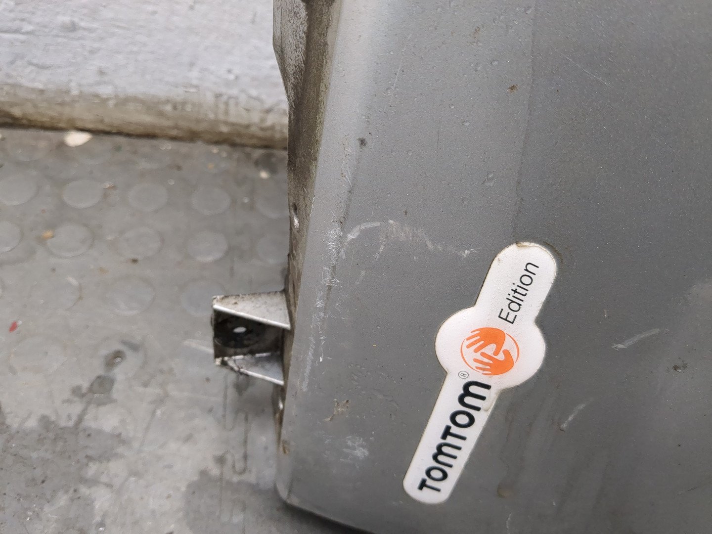 Крыло переднее правое