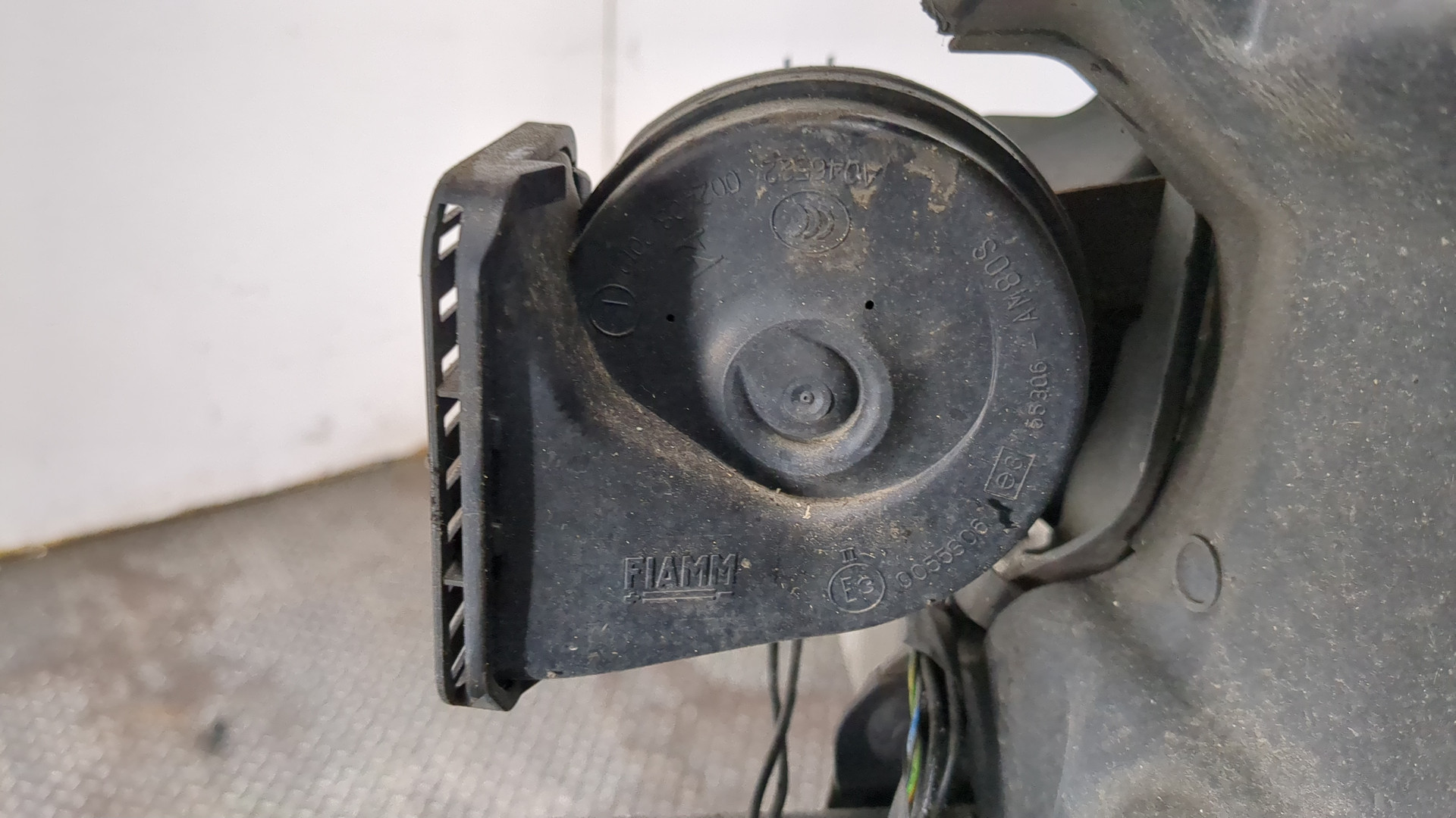 Усилитель переднего бампера