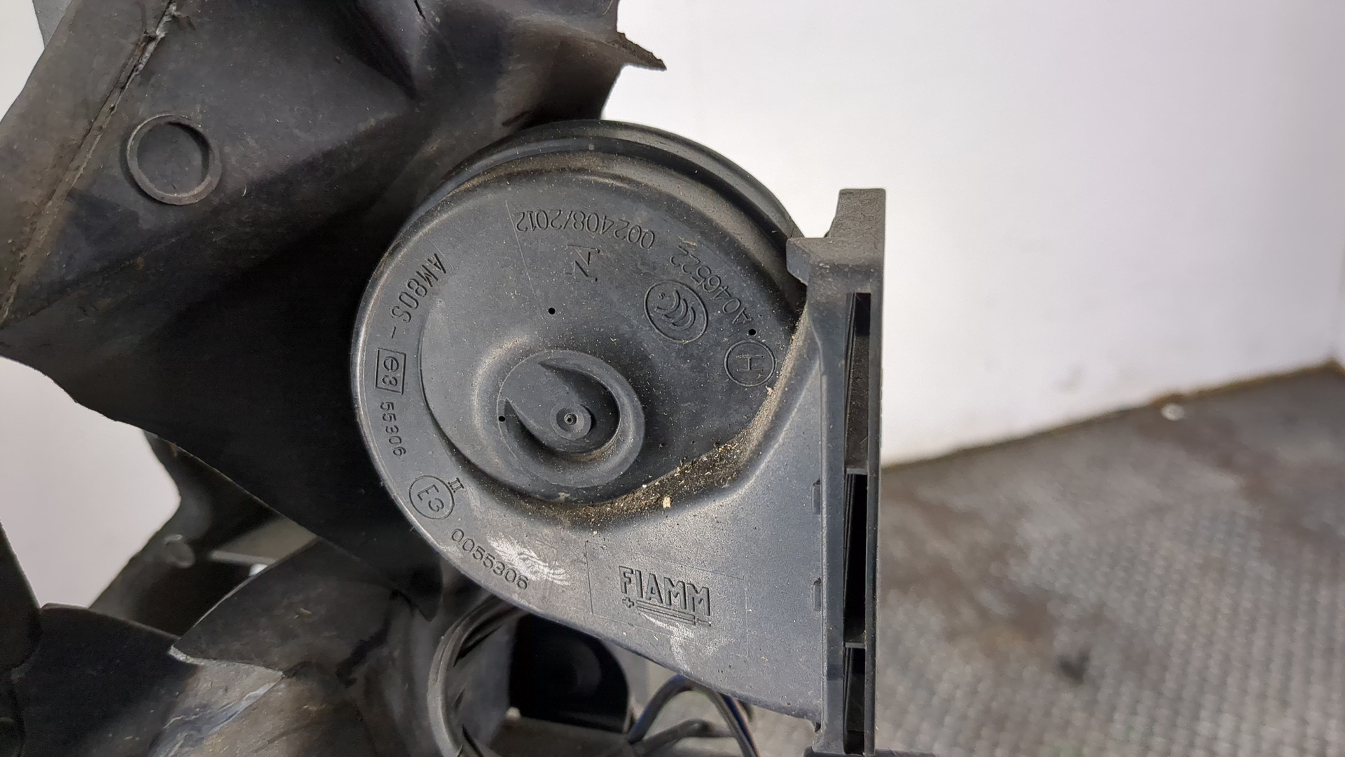 Усилитель переднего бампера