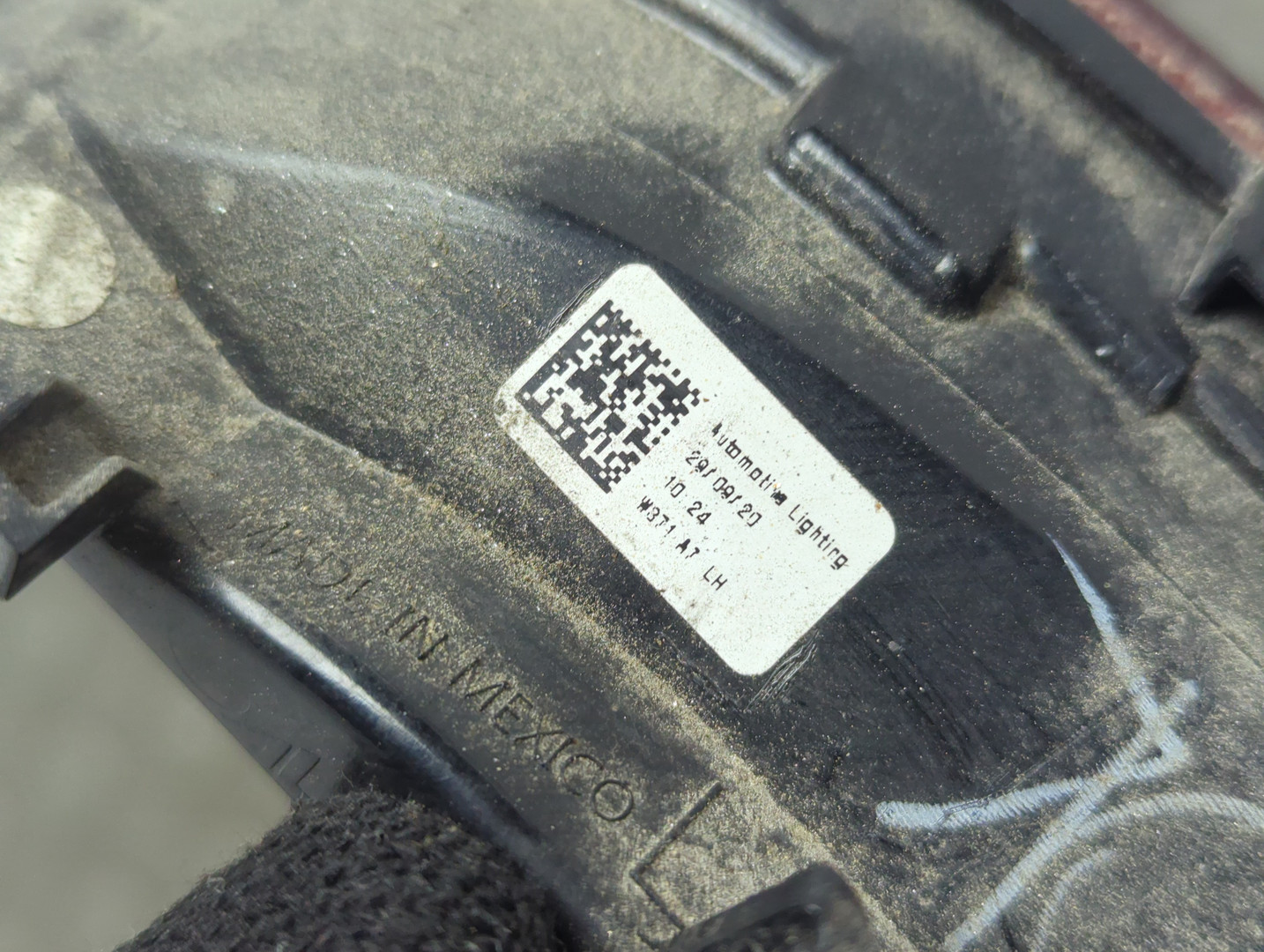 Фонарь задний внутренний левый