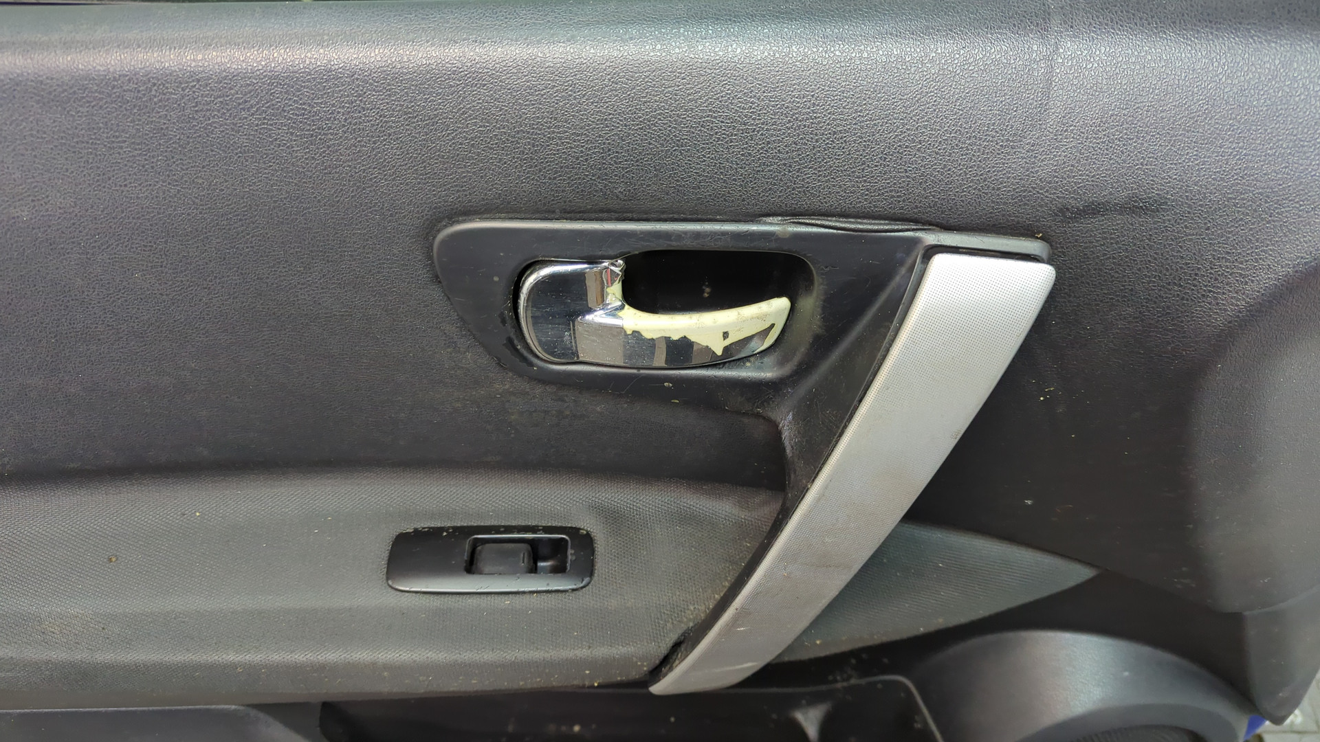 Дверь передняя левая