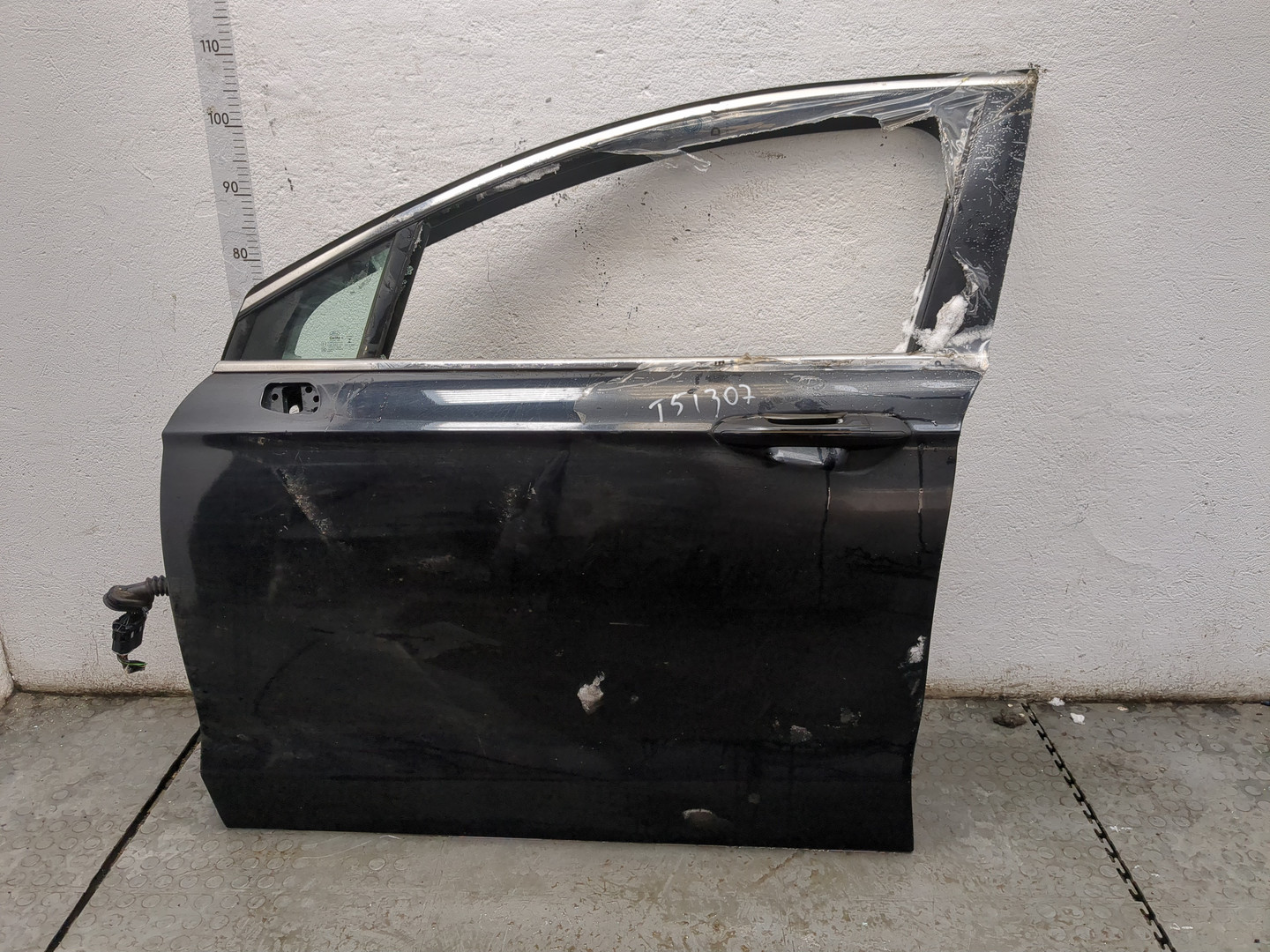Дверь передняя левая
